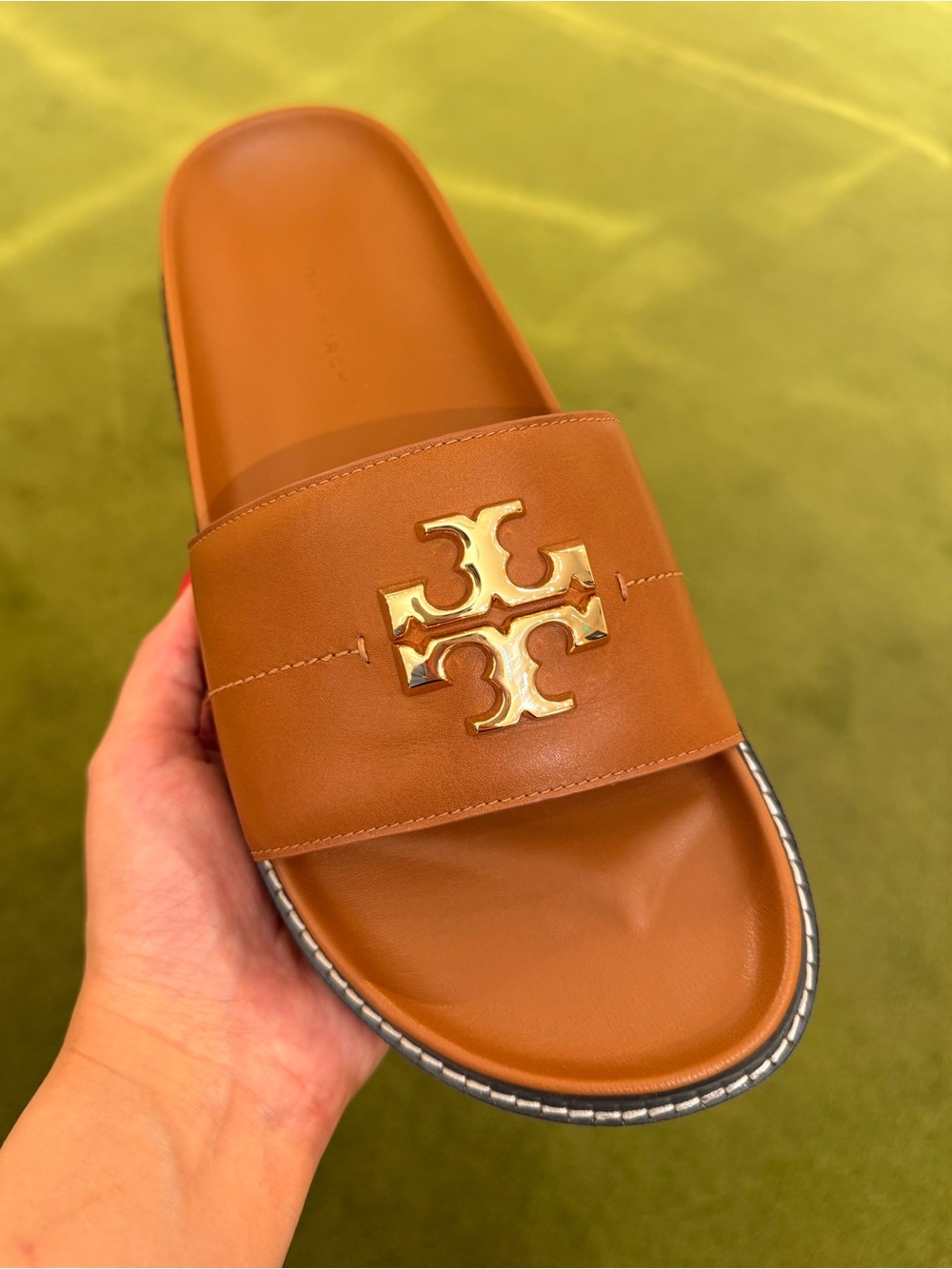 $300 Tory Burch Everly Anatomic Lug Sandals, Bourbon / Coconut Size 7 - Picture 1 of 5